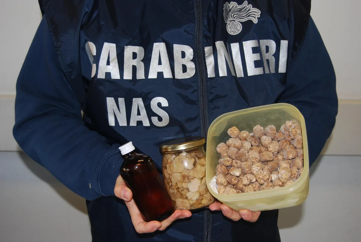 Terni: maxisequestro dei NAS di salsa tartufata, a Narni arrestato un 21enne che avvicina la madre nonostante il divieto