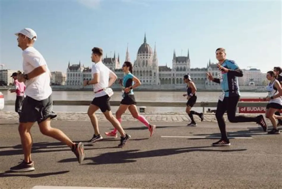 Gubbio Runners alla Maratona di Budapest: 43 eugubini protagonisti sulle strade lungo il Danubio