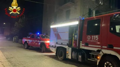 Perugia, incendio nella notte in un appartamento a Ponte Pattoli: un ferito, stabile evacuato e dichiarato inagibile