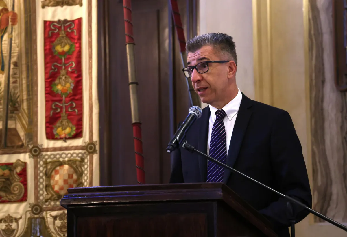 Terni, Gino Cecchettin agli studenti: "Non abbiate paura di essere voi stessi, non sono un educatore ma parlo da papà"
