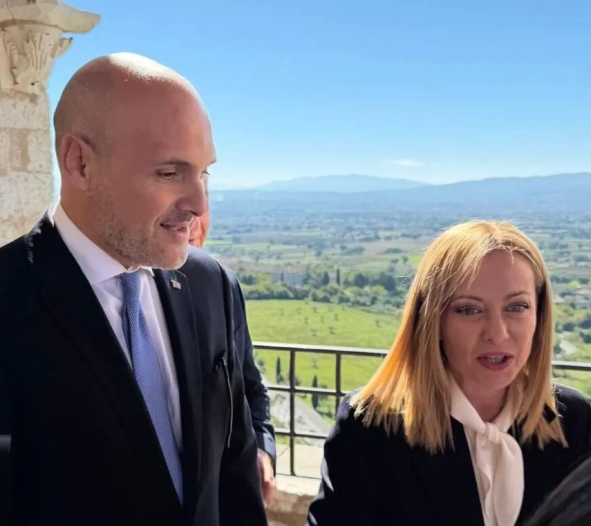 Perugia, al Teatro Brecht Fratelli d’Italia festeggia tre anni di Governo Meloni: ecco il programma