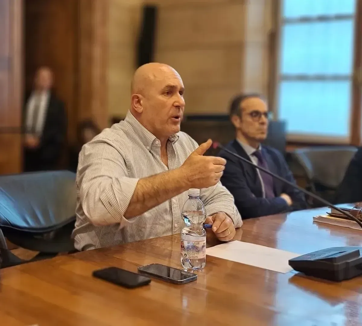 Bandecchi replica a Verini: "L'invidia è una bruttissima bestia". Oggi la risposta di Piantedosi al question time in Senato