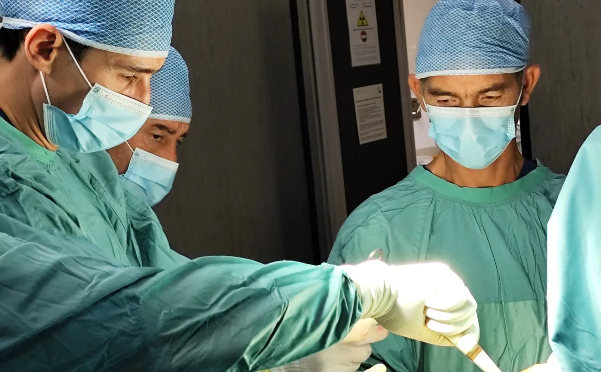 A Narni l’innovazione arriva in sala operatoria: impiantata la prima protesi di spalla in pirocarbonio in Umbria