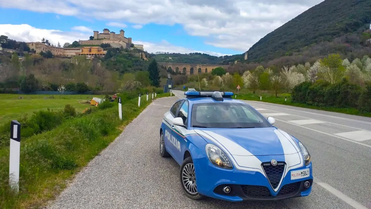 Spoleto, trovato con l'hashish in auto: la Polizia gli ritira la patente