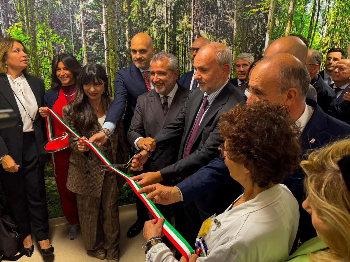 Perugia, il ministro Schillaci inaugura il nuovo acceleratore lineare: tecnologia d’avanguardia per la sanità umbra