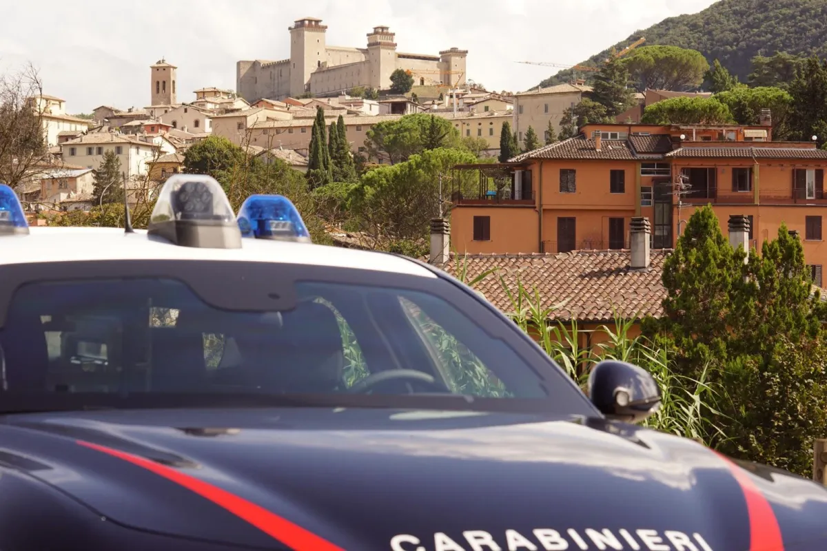 Spoleto, tre persone denunciate per furto e utilizzo indebito di carta di credito