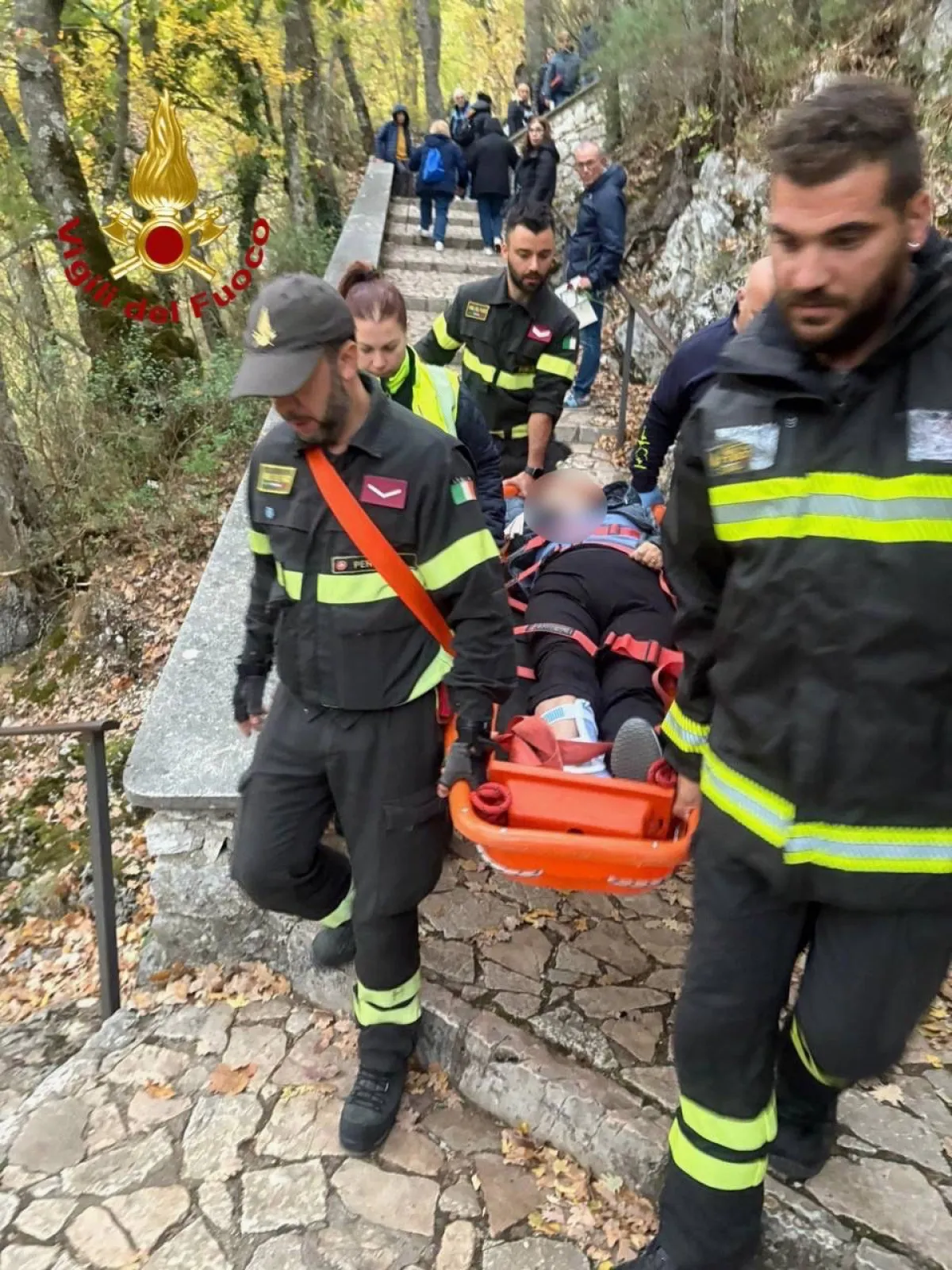 Roccaporena di Cascia, donna cade dallo Scoglio di Santa Rita: salvata dai Vigili del Fuoco