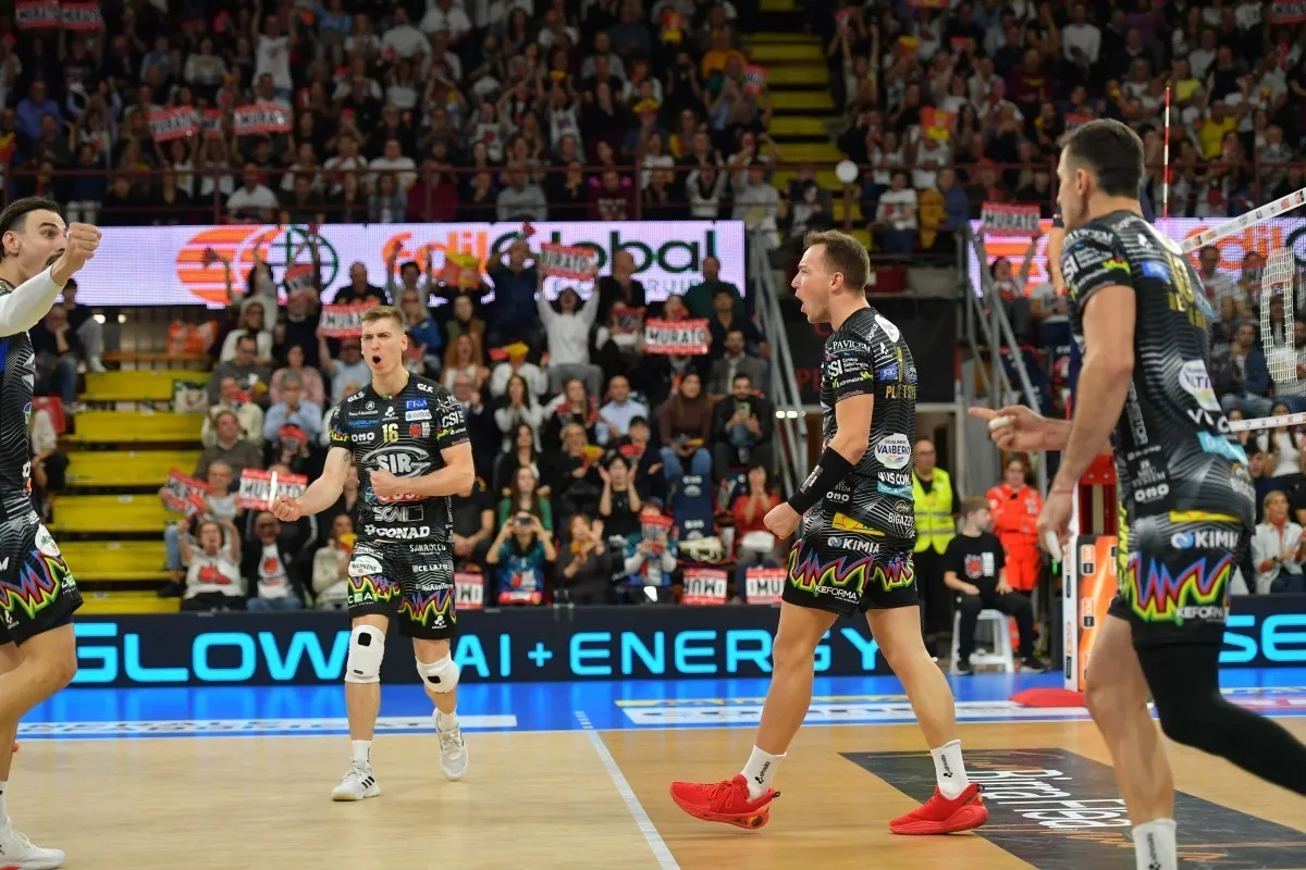 Sir, che spettacolo al PalaBarton nel big-match contro Civitanova: vince al tie-break 3-2