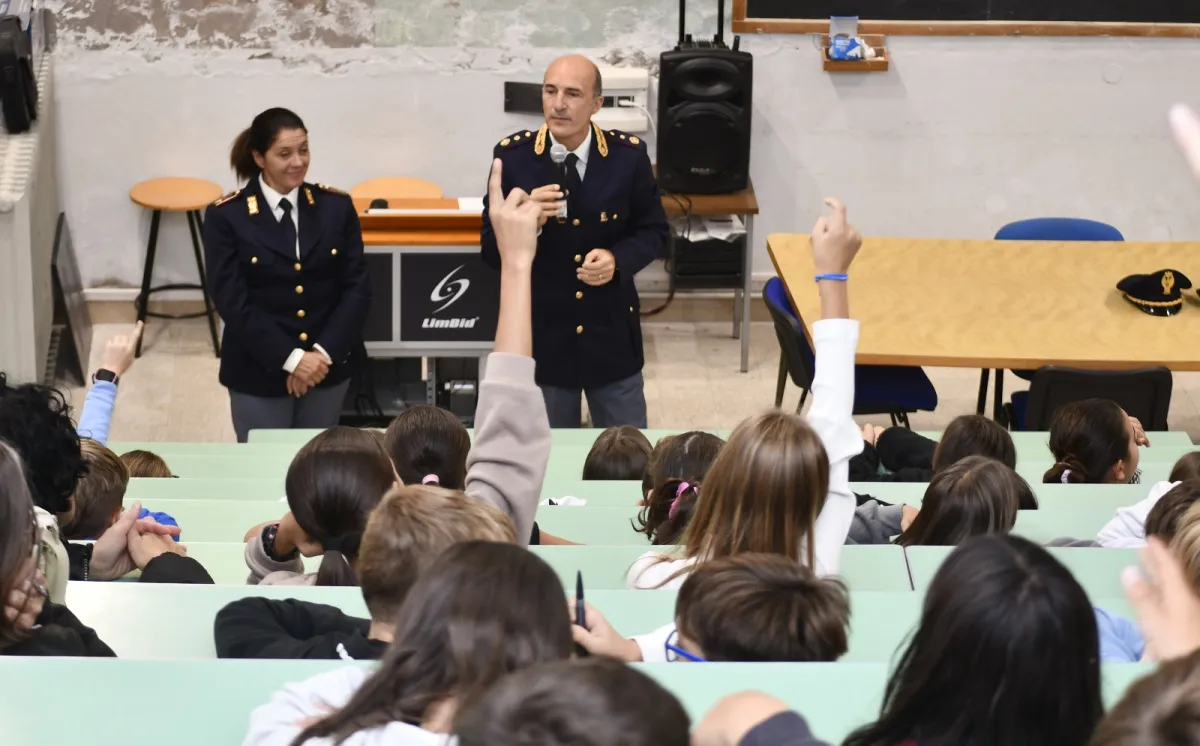 Prevenzione di bullismo e cyberbullismo. A Baschi e ad Orvieto la Polizia incontra gli studenti