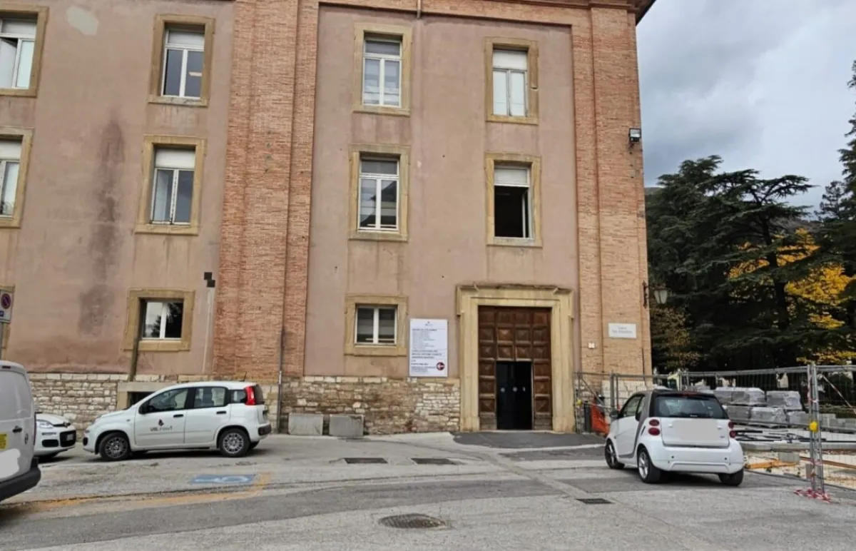 Gubbio, consultorio senza ginecologo: la Commissione Pari Opportunità denuncia una “lesione del diritto alla salute”