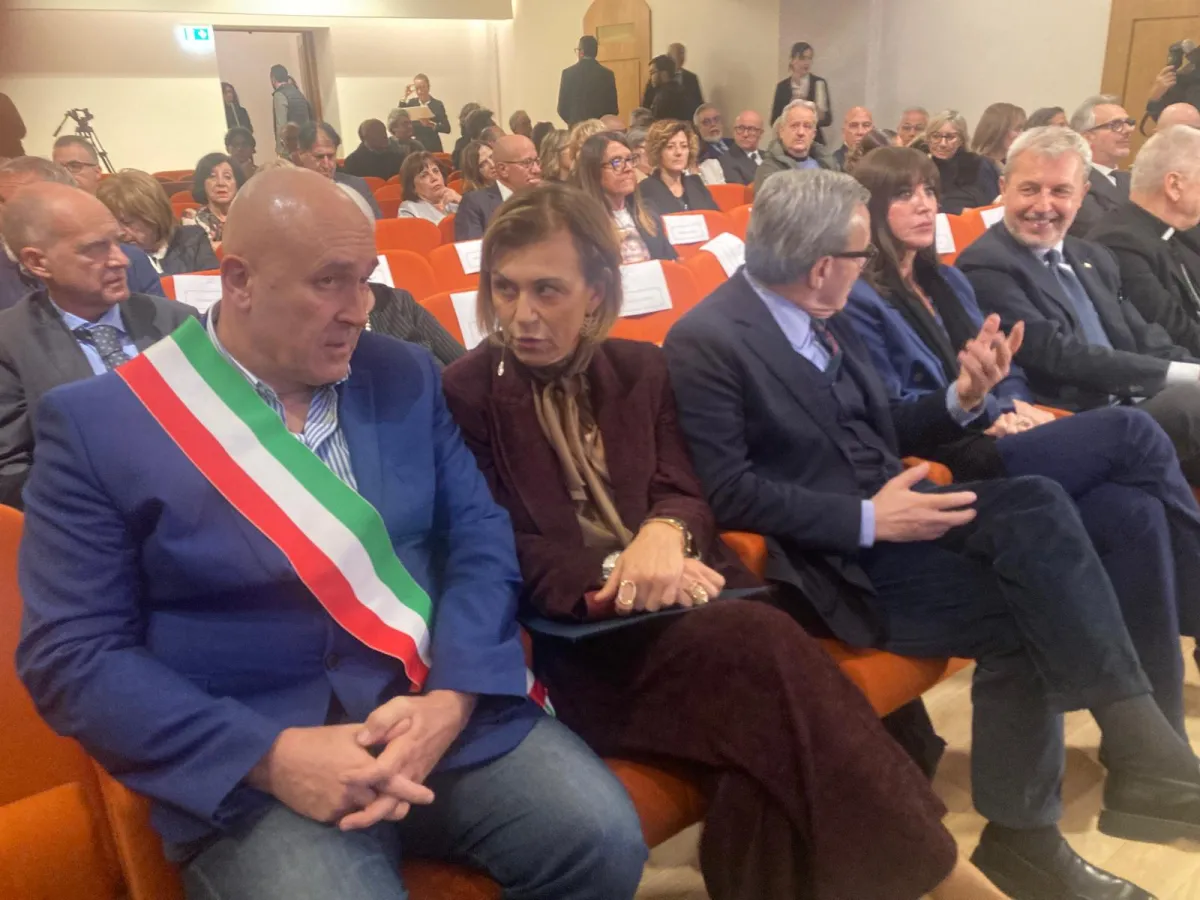 Terni, la ministra Bernini in visita al Conservatorio Briccialdi: "Un modello di crescita"