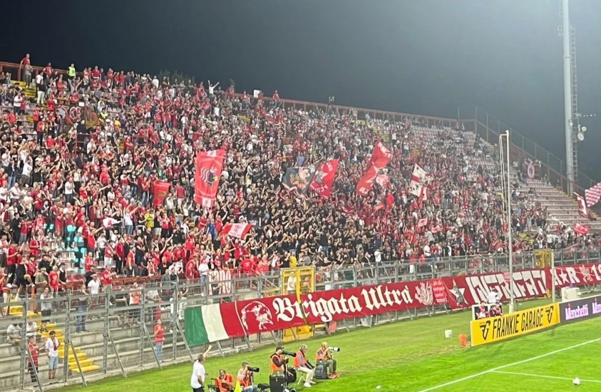 Pontedera-Perugia, le formazioni ufficiali: Menichini punta su Andolfi, Tedesco sceglie Montevago e Kanoute davanti