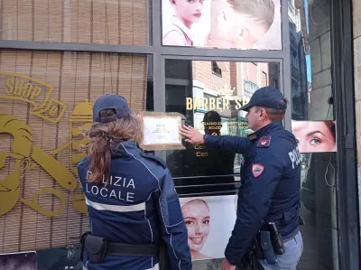 Terni, Polizia chiude salone di acconciature: il negozio era aperto nonostante una precedente diffida