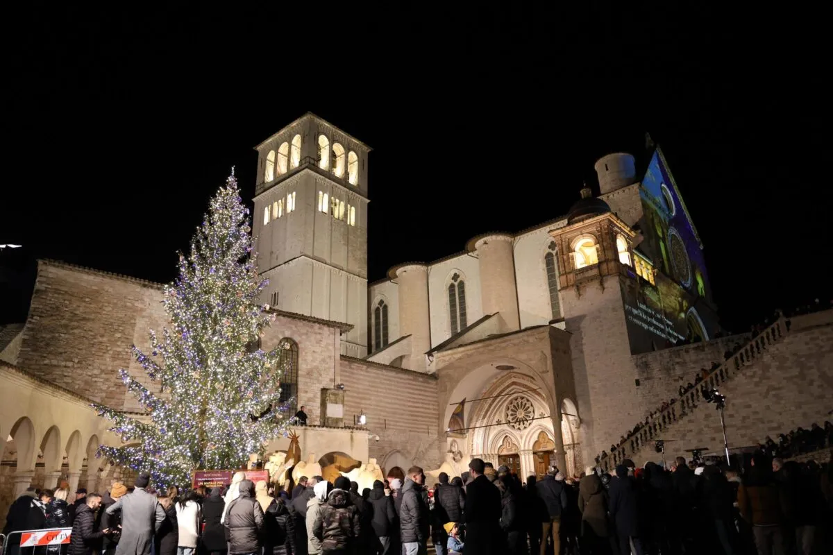 Natale ad Assisi, tra dubbi e perplessità. Fa discutere l'affidamento da 100mila euro