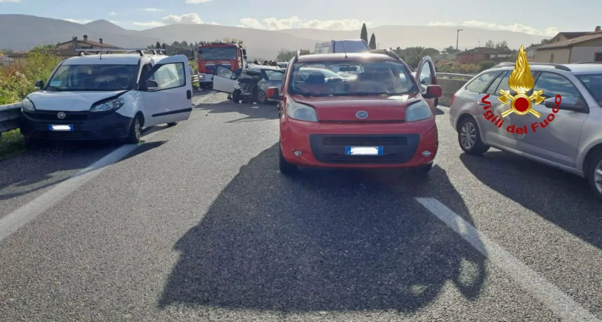 SS75, maxi incidente stradale: tre feriti dopo un tamponamento a catena