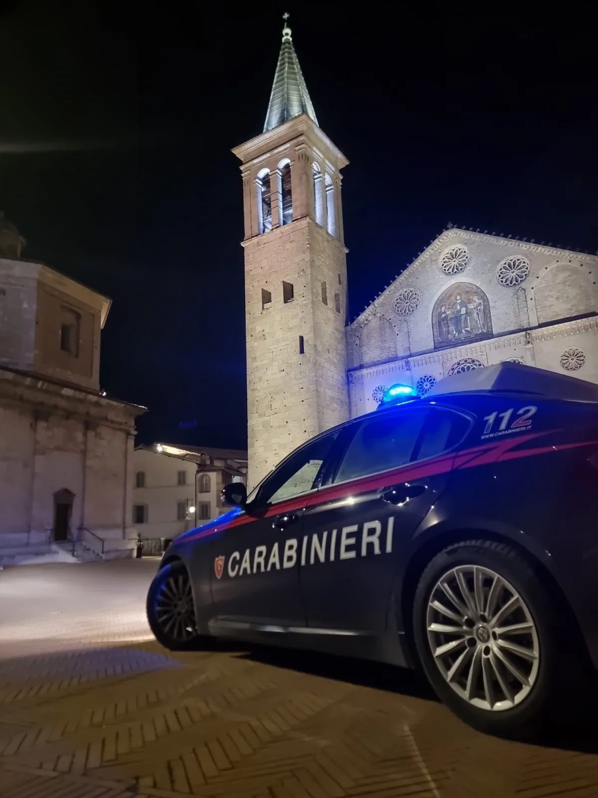 Spoleto, bottigliate in piazza Vittoria: denunciato marocchino per lesioni personali aggravate