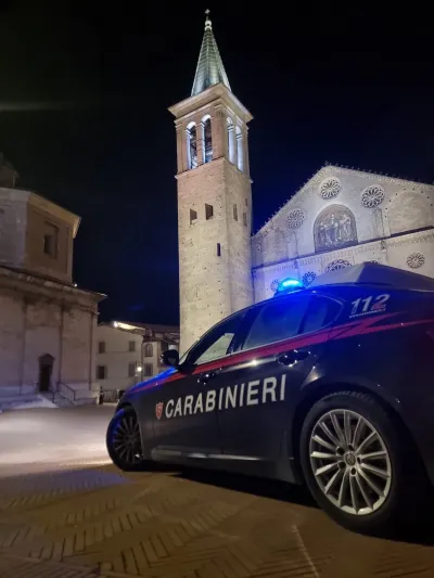 Spoleto, bottigliate in piazza Vittoria: denunciato marocchino per lesioni personali aggravate