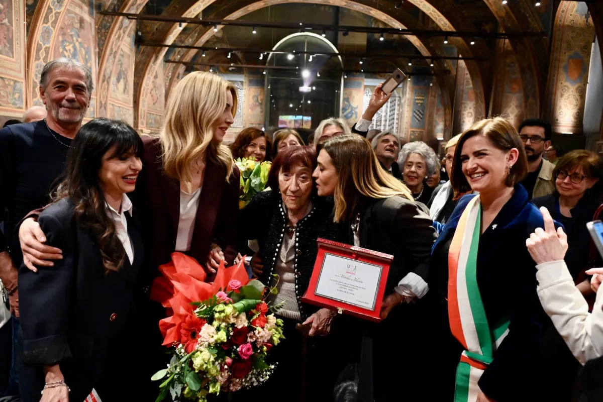 Perugia conferisce la cittadinanza onoraria alla partigiana Mirella Alloisio nel giorno del suo centesimo compleanno