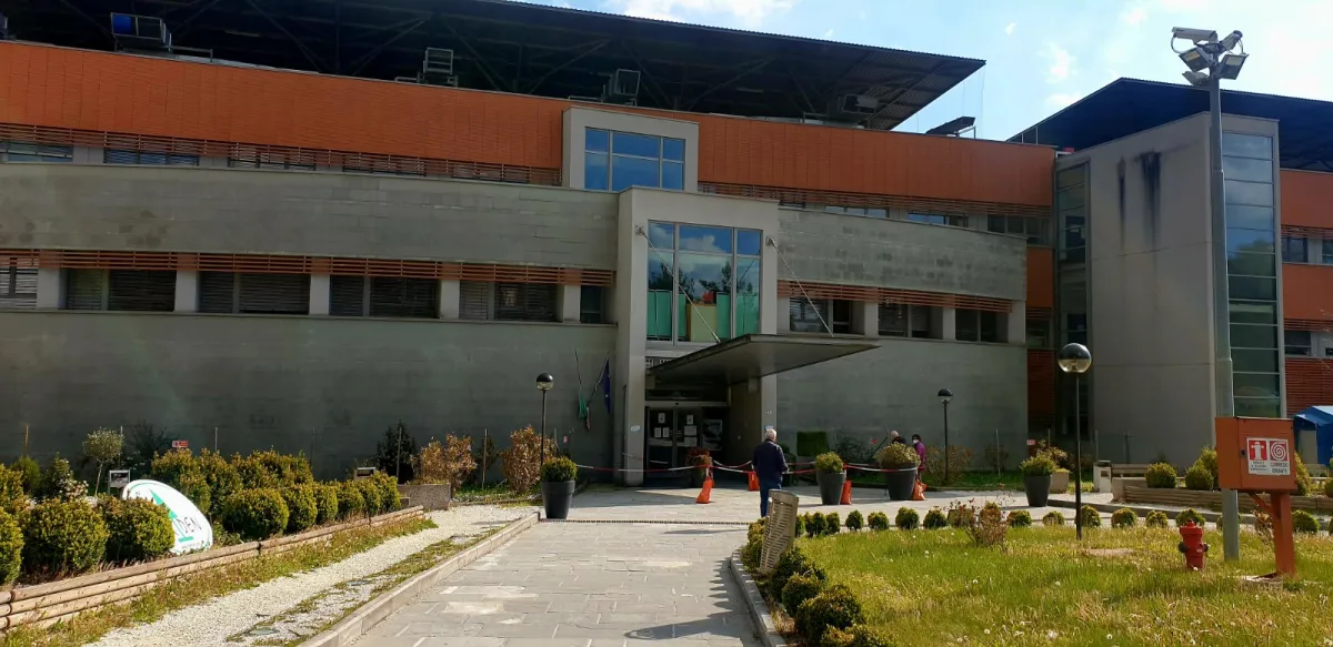 Branca, momenti di tensione al Pronto Soccorso: uomo pakistano in escandescenza bloccato dai Carabinieri