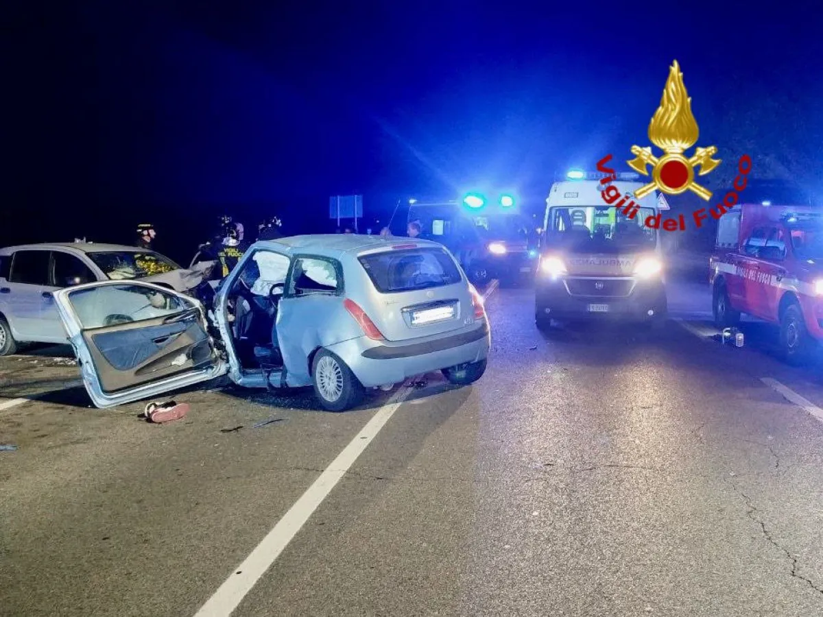 Tavernelle, pesante frontale tra due autovetture: determinanti i vigili del fuoco e l'elisoccorso