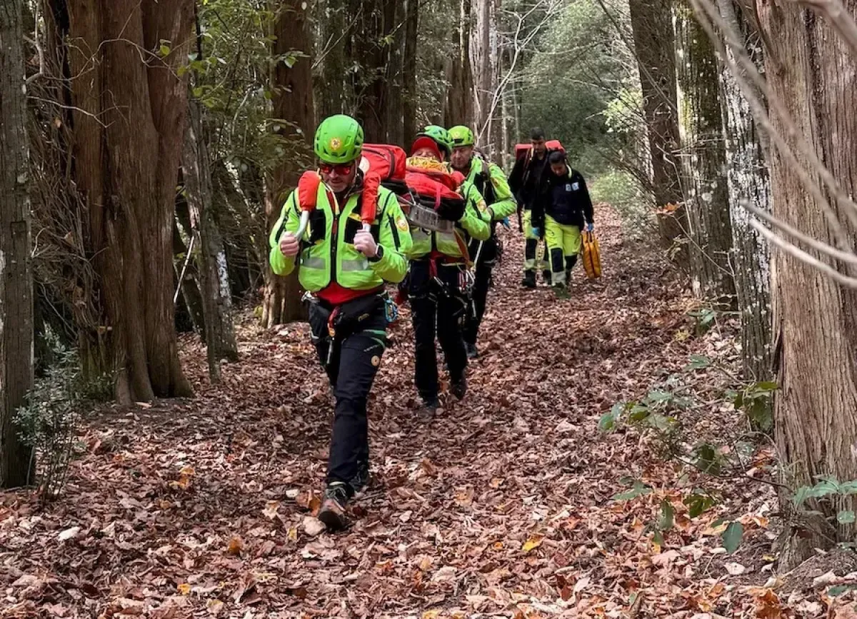 Perugia, cacciatore colto da malore durante una battuta di caccia: recuperato dal Soccorso Alpino in un’area impervia di Poggio Pelliccione