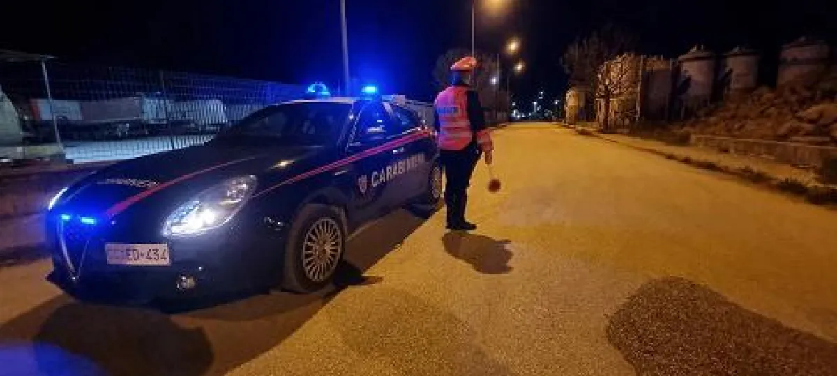 Cocaina e soldi in auto: la fuga sulla E45 finisce con l’arresto di un 32enne senza fissa dimora