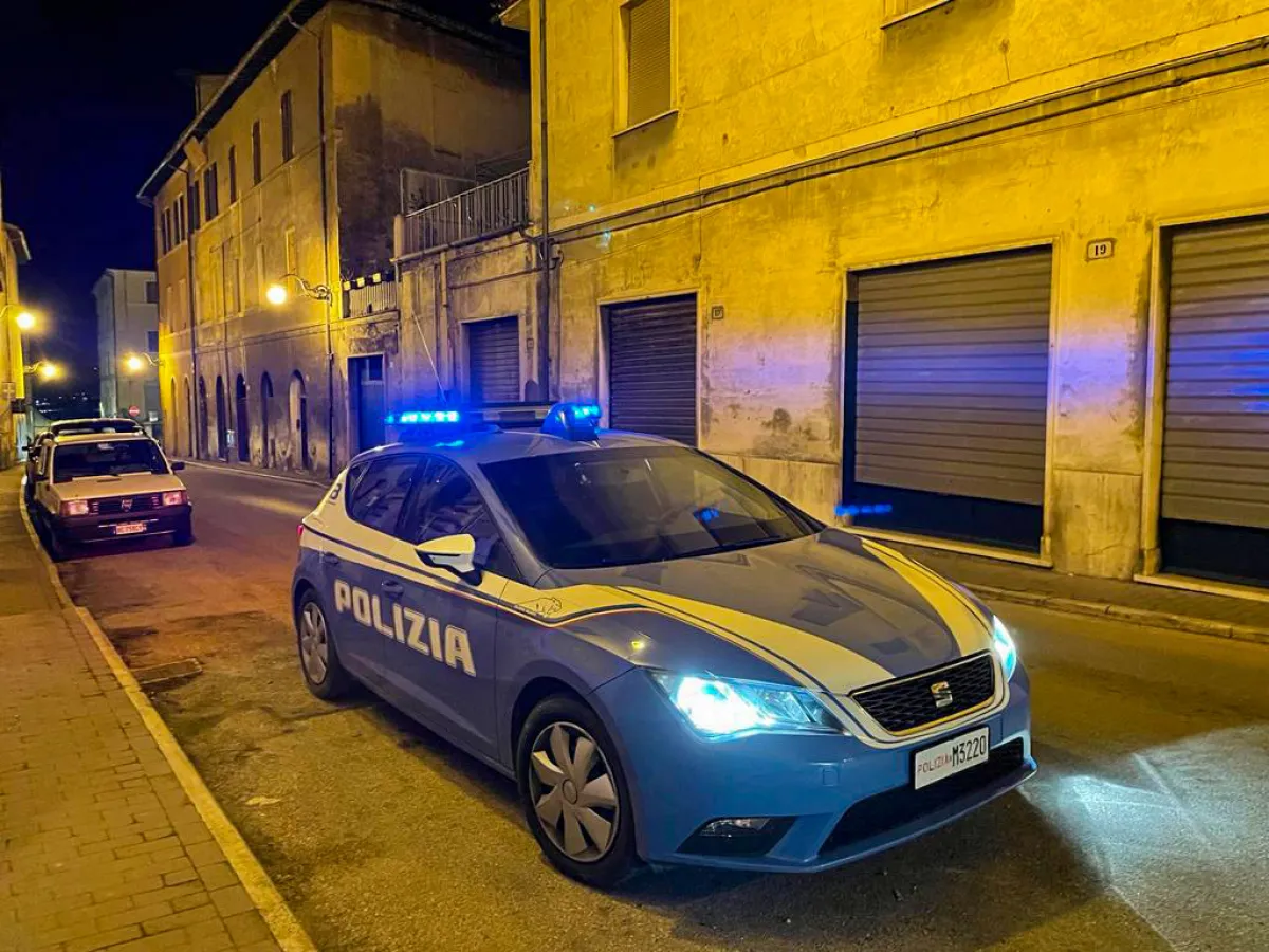 Spoleto, aggressione nel centro storico: ubriaco colpisce il titolare di un'attività