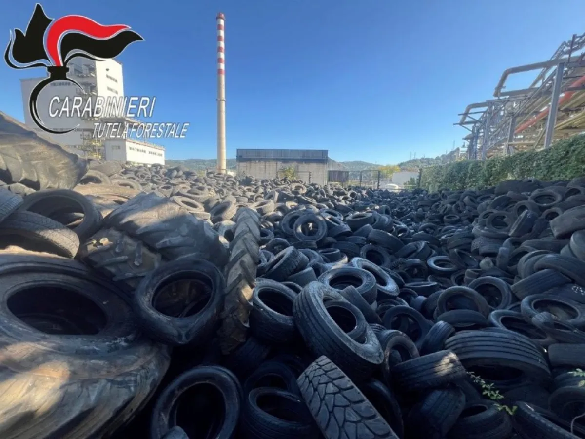 Nera Montoro, gravi irregolarità nello stoccaggio degli pneumatici. Nei guai il rappresentante legale di un'azienda