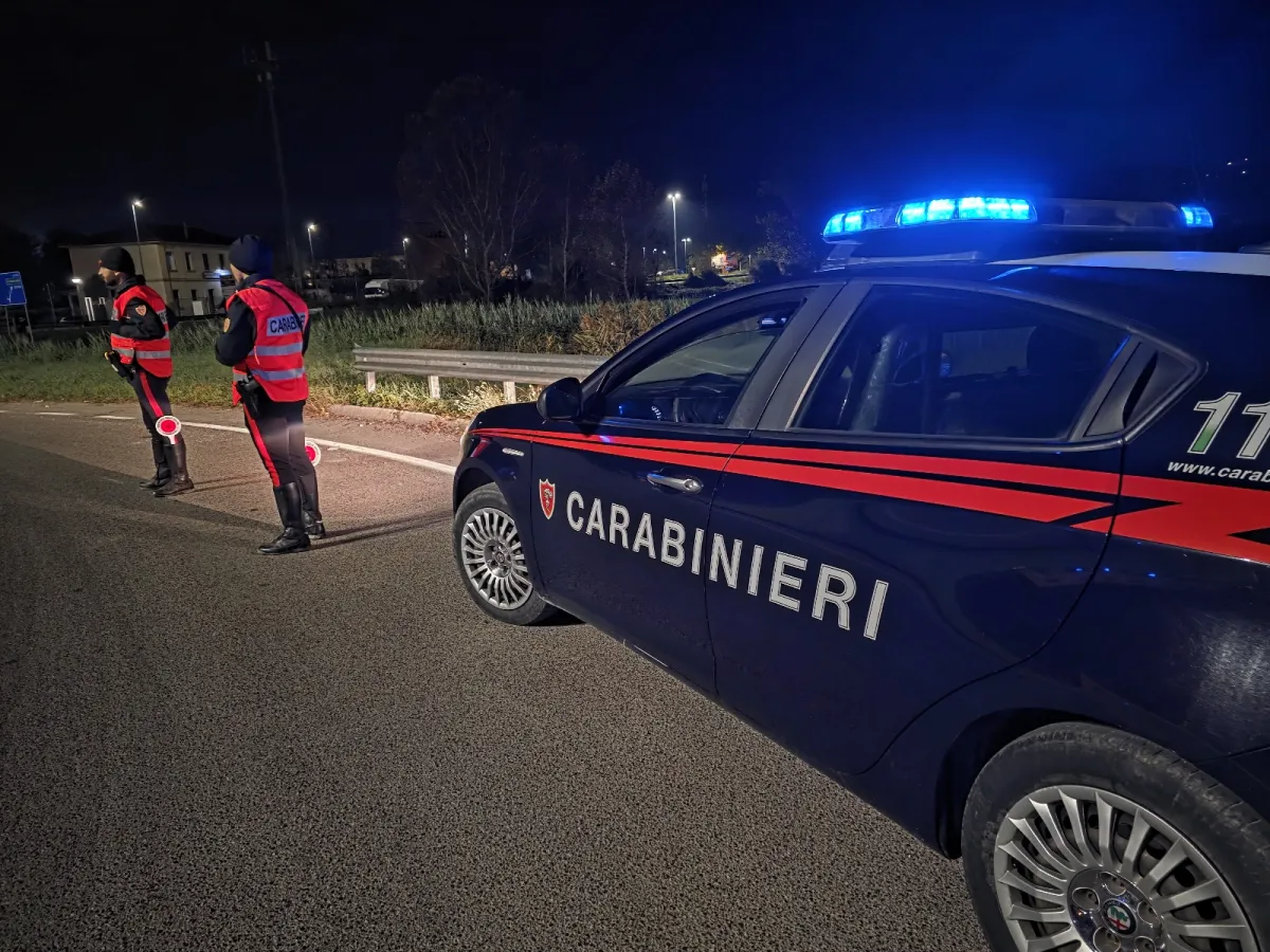 Fossato di Vico, Carabinieri denunciano tre foggiani su un'auto rubata