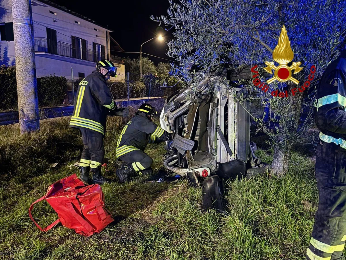Perugia, incidente in via San Girolamo: ventenne ferita trasportata in codice rosso