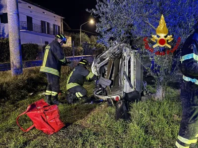 Perugia, incidente in via San Girolamo: ventenne ferita trasportata in codice rosso