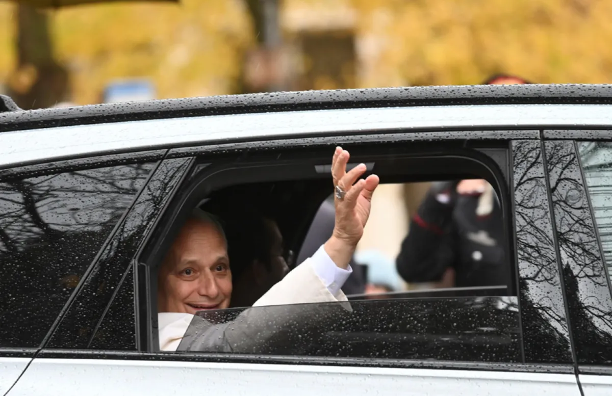 Papa Leone XIV a Montefalco accolto dal sindaco. Nel 2026 tornerà ad Assisi