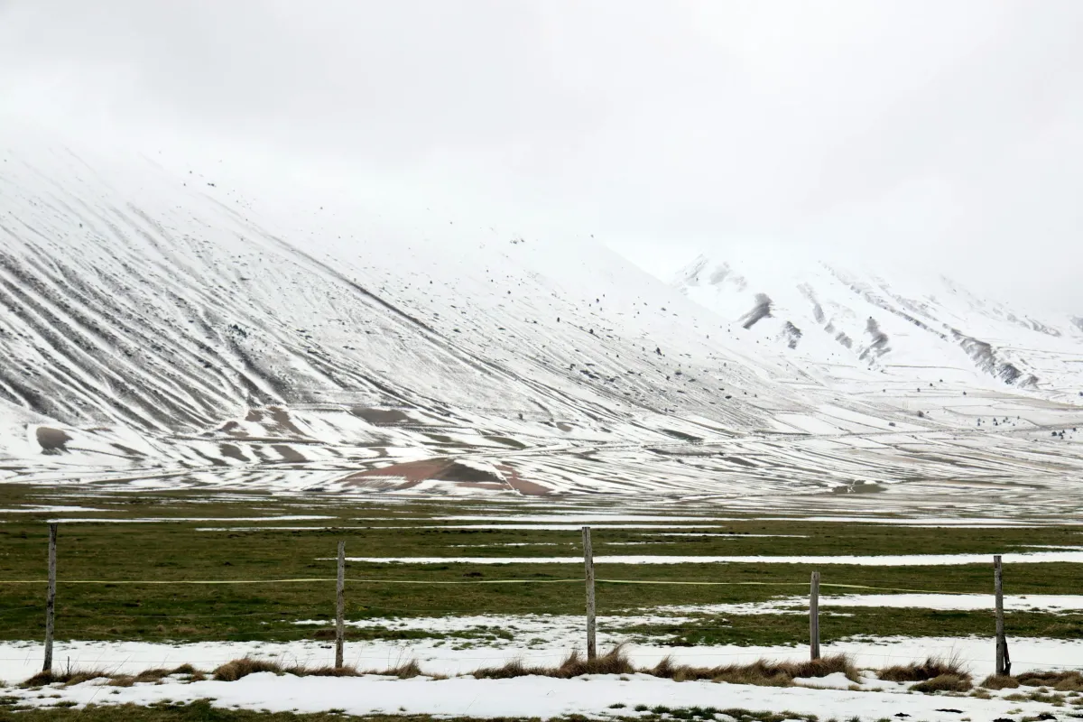  Umbria, il freddo irrompe sulla regione: scatta l’allerta meteo gialla per temporali, vento e neve