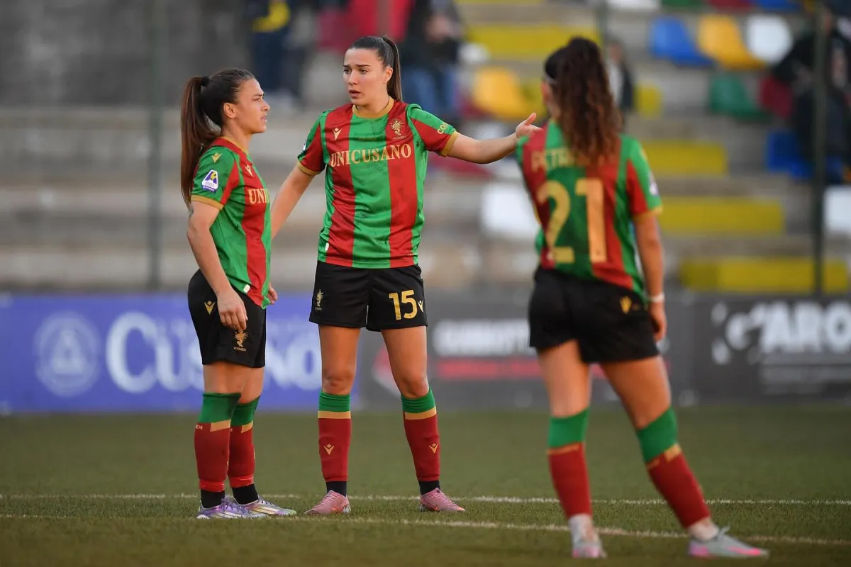 LIVE / Ternana Women-Parma 0-0, ci prova Peruzzo dalla distanza: Ceasar blocca senza problemi