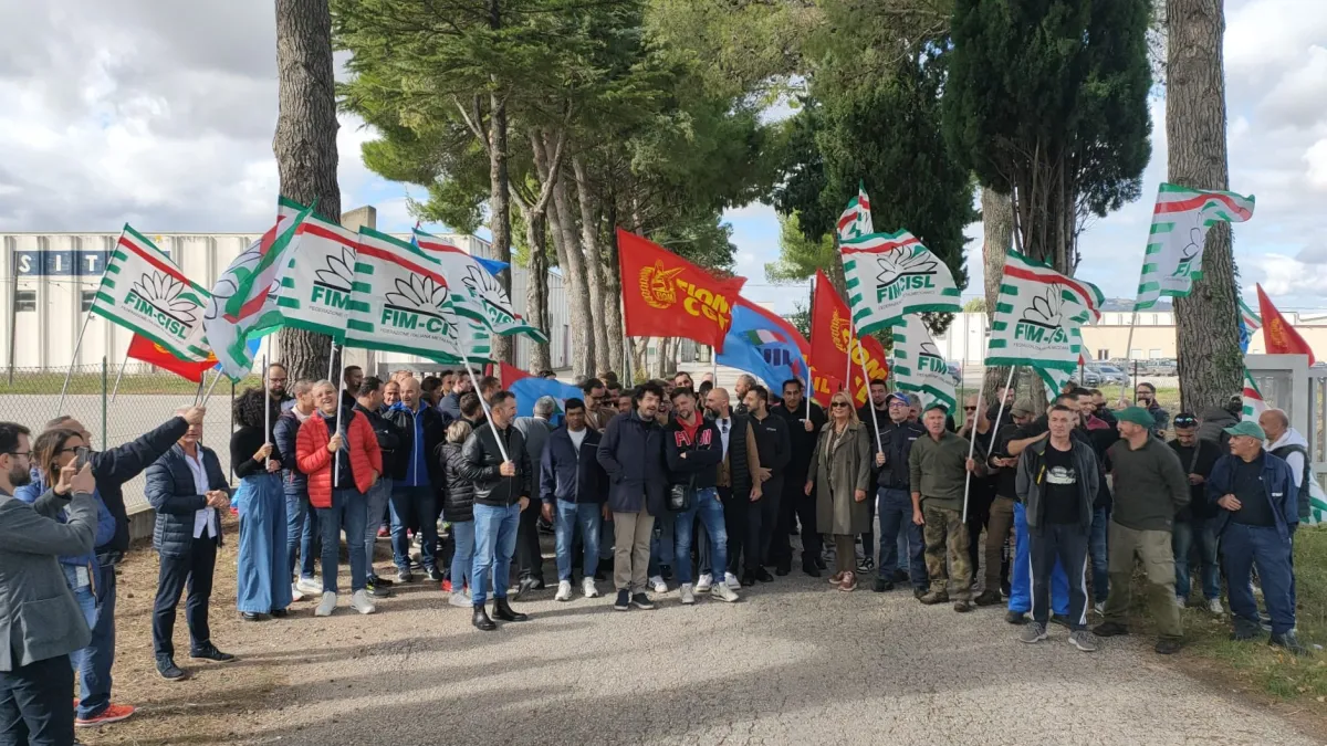 Sitem Trevi, ritirati i 36 licenziamenti. Accordo su ammortizzatori sociali, De Rebotti: “Scelta di responsabilità”