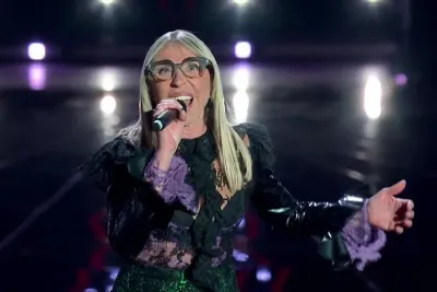 Sul palco di The Voice Senior una concorrente di Terni: Maria Masullo canta Loredana Berté