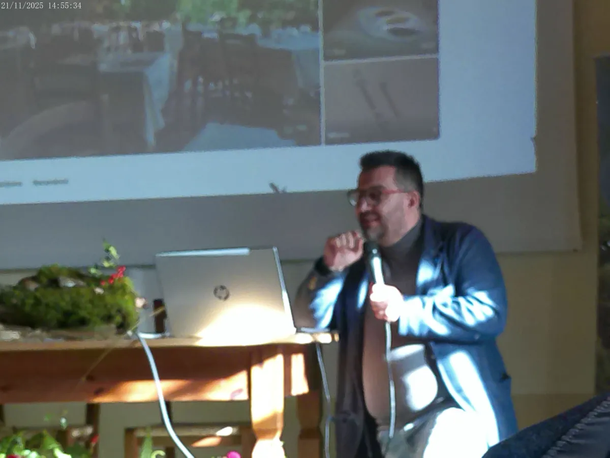 Epicuro torna tra i Giardini: la conferenza di Michele Pinto incanta il pubblico del convegno “Effetto Topofilia”