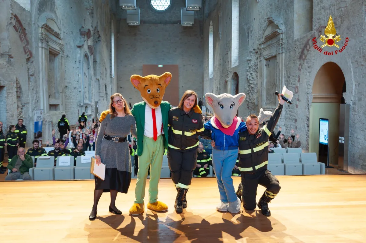 A Perugia 420 bambini con Geronimo Stilton per "Un giorno da pompiere". Il Sottosegretario Prisco: "Così si educa alla sicurezza"