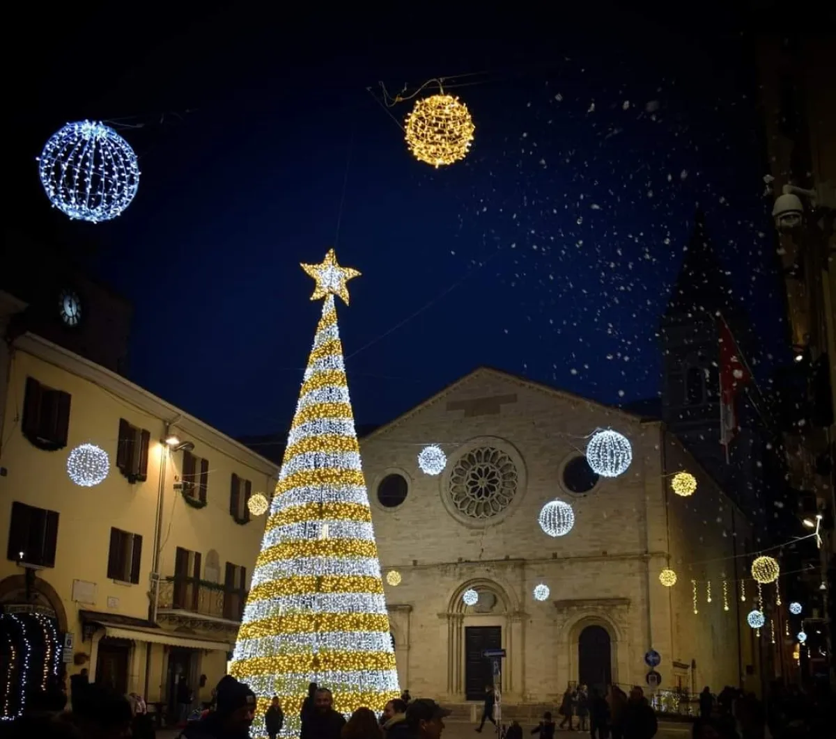 Gualdo Tadino, conto alla rovescia per "Natale da Vivere Insieme": al via 50 giorni di eventi