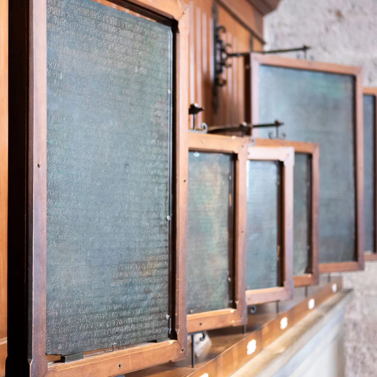 Tavole Eugubine, l’Italia punta all’UNESCO: un patrimonio unico al mondo tra storia, riti e identità antica