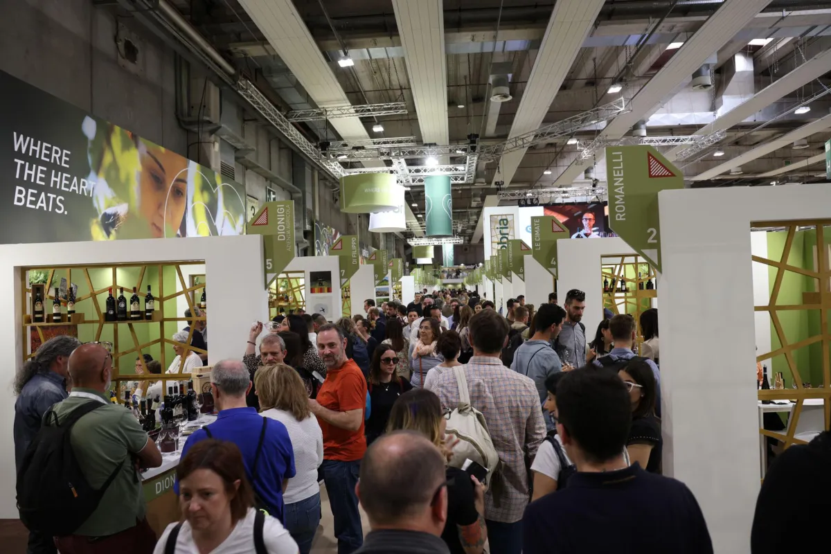 Umbria, polemica su Vinitaly. Botta e risposta tra Tesei e Meloni