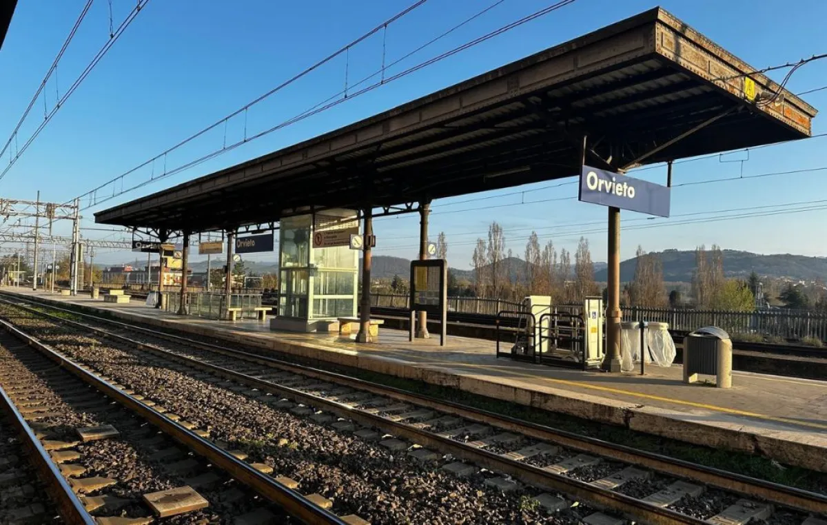 Trasporti, l'appello dei sindaci di Orvieto e Chiusi per i pendolari: "Soluzioni subito per l'Intercity 598"