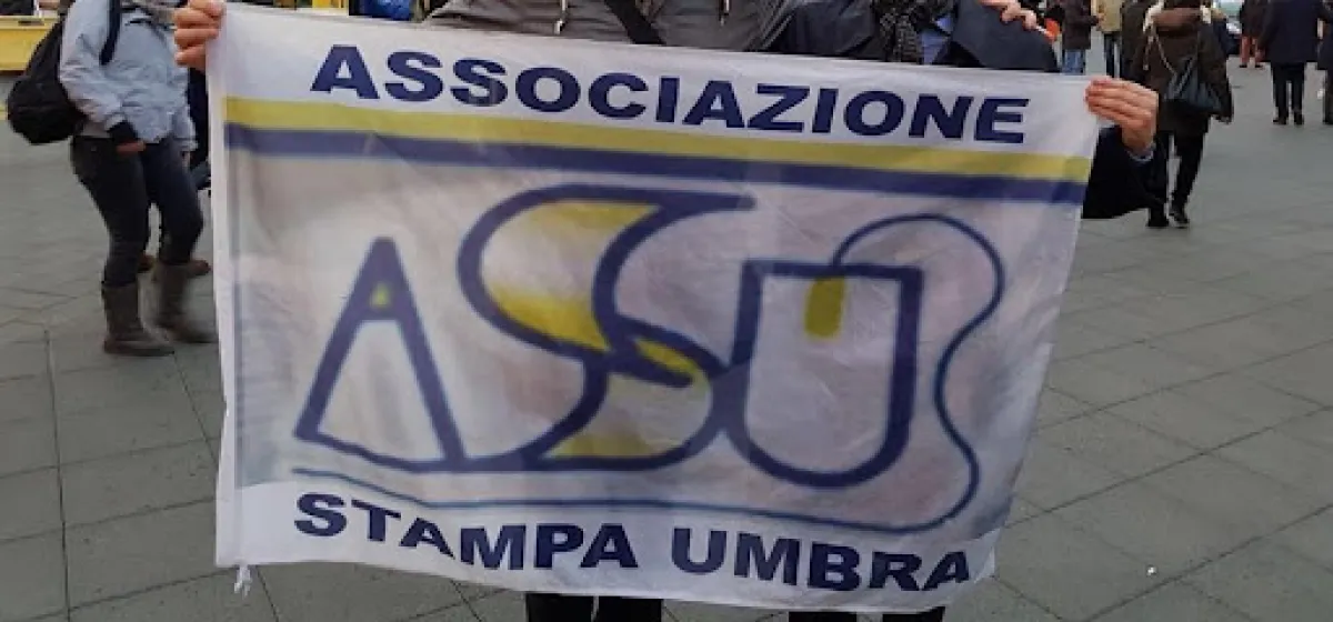 Irruzione e vandalismi nella sede de La Stampa a Torino. L’Associazione Stampa Umbra: “Un atto vile, piena solidarietà ai colleghi”