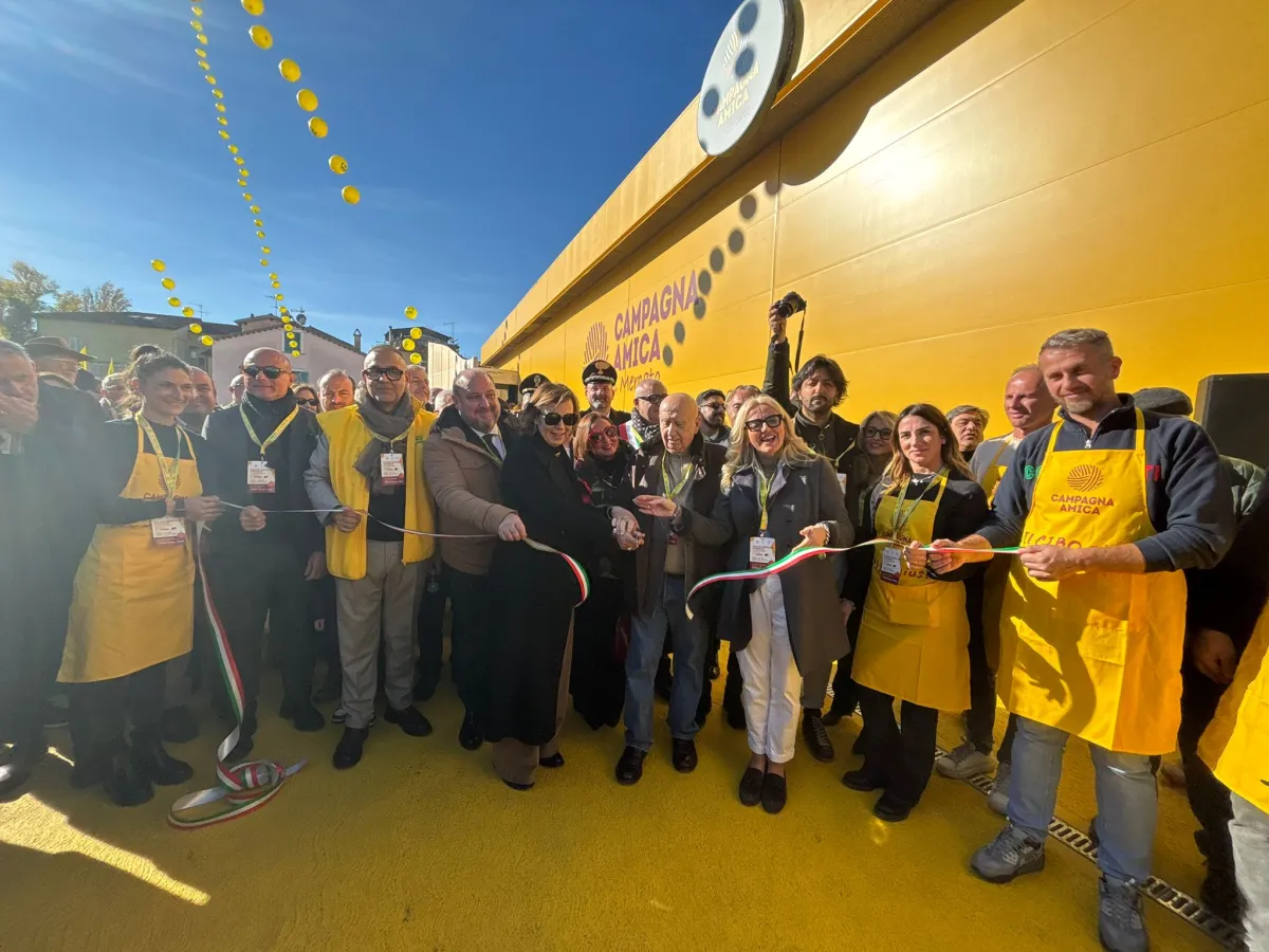 Terni, inaugurato il mercato Coperto Campagna Amica. Tremila persone per la festa della filiera corta