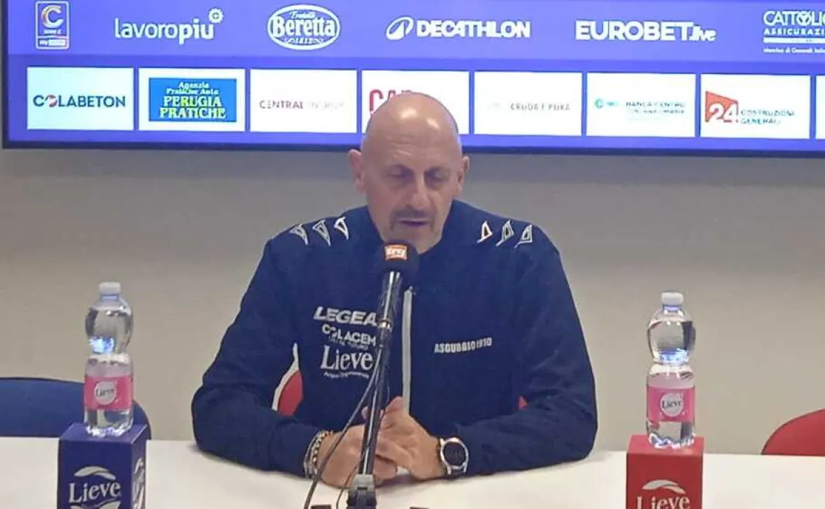 Gubbio contestato dopo il pari casalingo contro il Livorno, mister Di Carlo: “La preoccupazione riguarda i risultati, non le prestazioni"