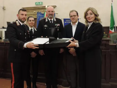 Narni, una "stanza tutta per sé" portatile per le vittime di violenza. Il Soroptimist dona un kit hi-tech ai Carabinieri