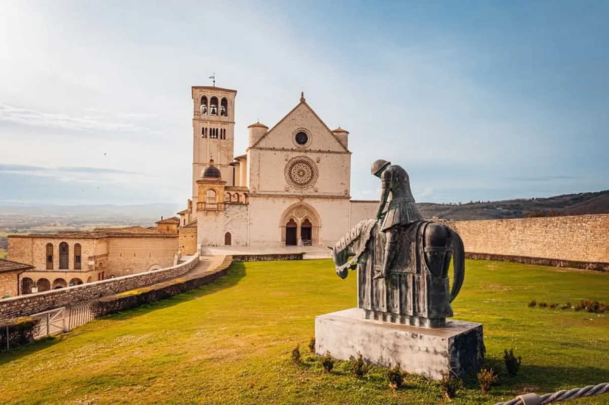 Assisi celebra i 25 anni dal riconoscimento Unesco. Nel 2026 partirà il cantiere di attività