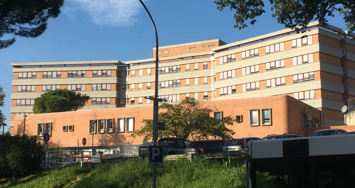 Terni, precipita addetto alle giostre a Fontana di Polo: grave 68enne