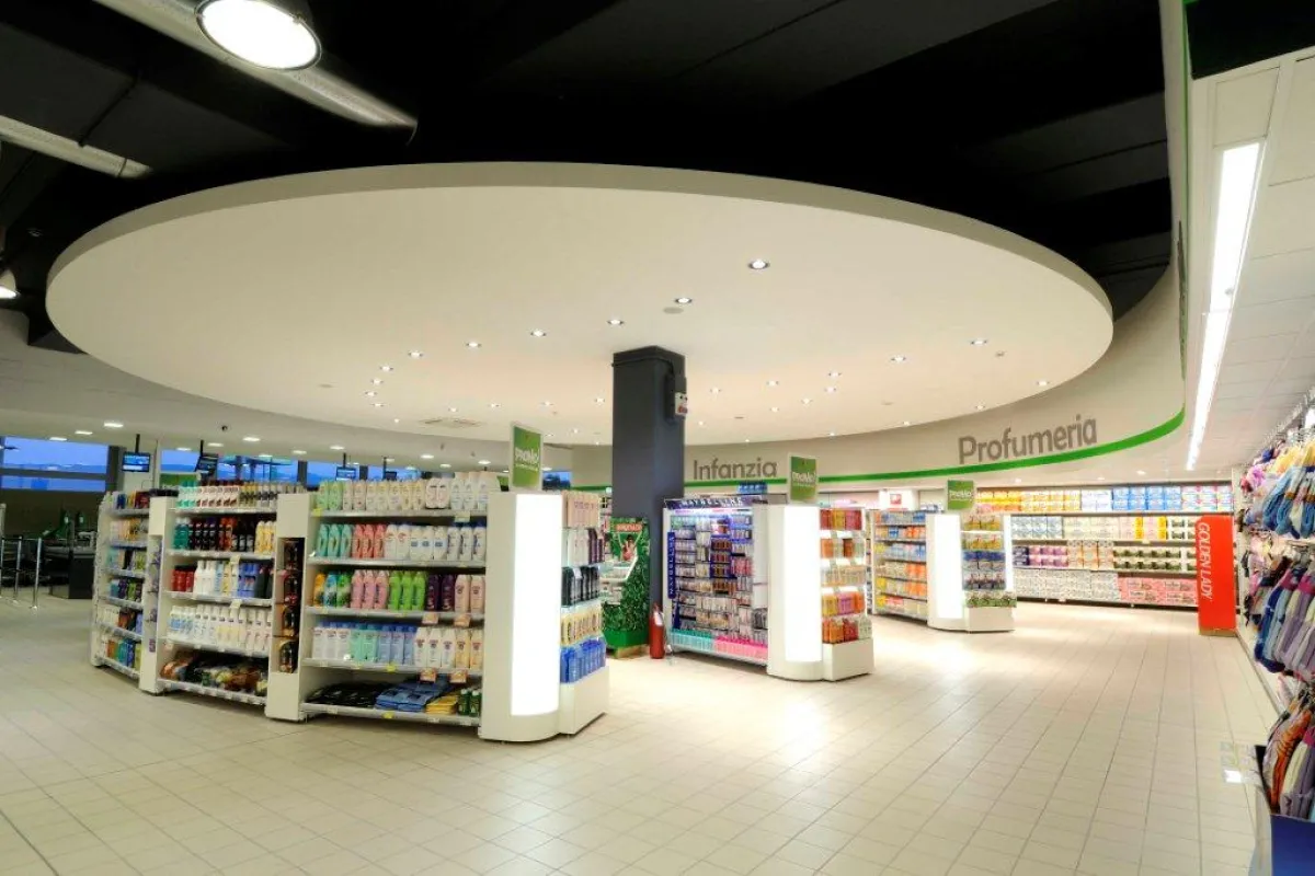 Unicoop e Superconti: chiusure e licenziamenti accendono lo scontro politico