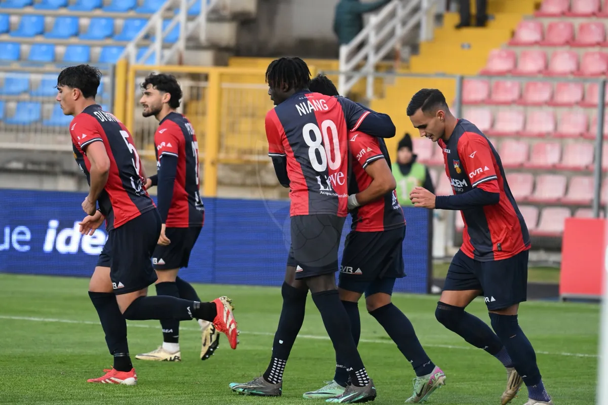 Pianese-Gubbio, le formazioni ufficiali: Di Carlo opta per il 3-4-1-2 con Di Massimo dietro alle due punte